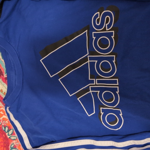 BOGO🌺 ADIDAS Tee - Picture 2 of 5